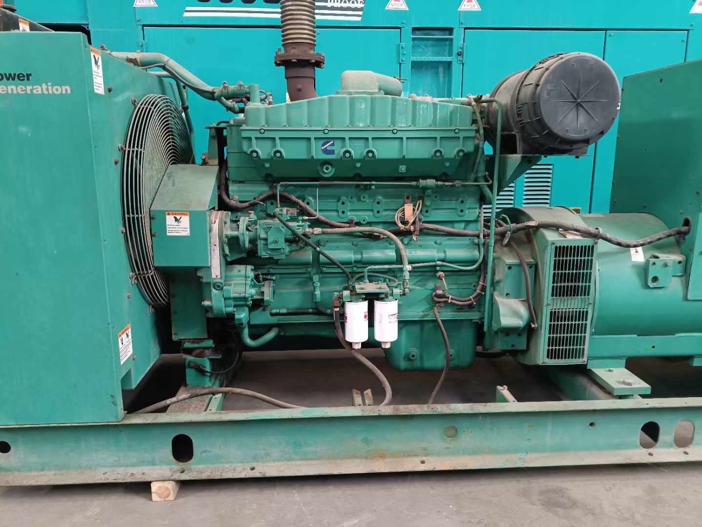 白玉过载会对 600kW 柴油发电机组造成哪些损害？